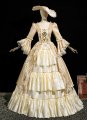 Elegant Champagne Vintage Rococo Masked Ball Gowns Women Lace Appliques Long Sleeves Floor Length Prom Dresses