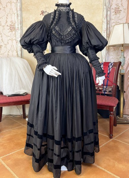Customized Historical Black And White Victorian Antique Long Sleeve Lace Ball Gown Edwardian Aristocrat Clothing